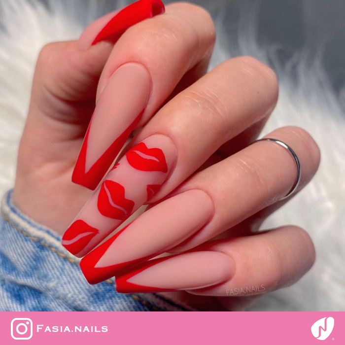 V-shaped Matte Nails